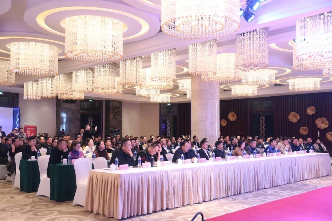 創(chuàng)新謀變,逆勢而上——2019聰廚廠商發(fā)展研討會暨宴席產(chǎn)品發(fā)布會勝利召開 創(chuàng)新謀變,逆勢而上——2019聰廚廠商發(fā)展研討會暨宴席產(chǎn)品發(fā)布會勝利召開