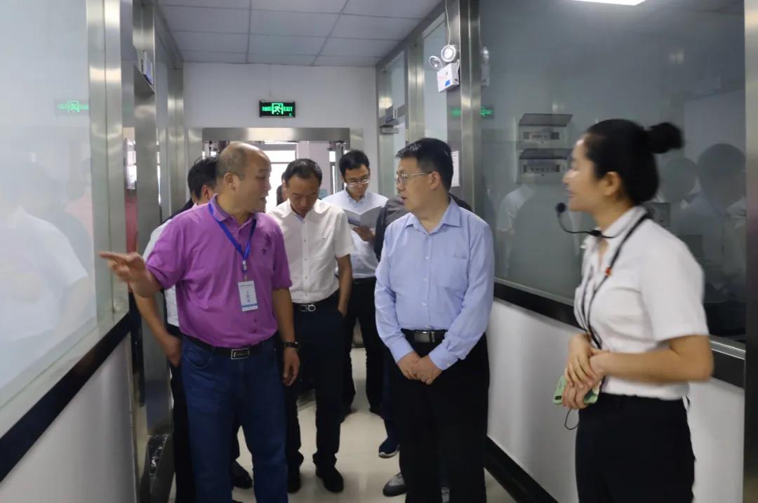 國家發(fā)改委副司長邱天朝蒞臨聰廚調(diào)研指導(dǎo)工作 國家發(fā)改委副司長邱天朝蒞臨聰廚調(diào)研指導(dǎo)工作