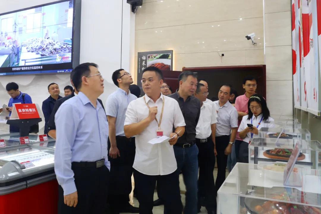 國家發(fā)改委副司長邱天朝蒞臨聰廚調(diào)研指導(dǎo)工作 國家發(fā)改委副司長邱天朝蒞臨聰廚調(diào)研指導(dǎo)工作