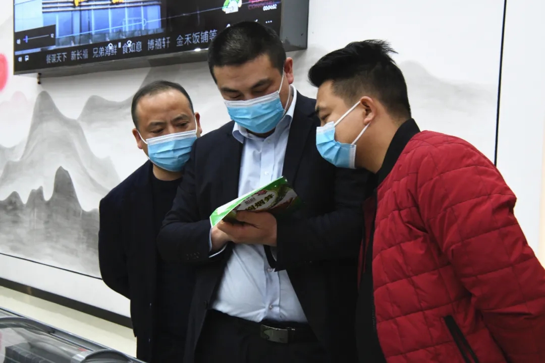 武寧縣廚師協會鐘斌會長一行蒞臨聰廚考察交流 武寧縣廚師協會鐘斌會長一行蒞臨聰廚考察交流